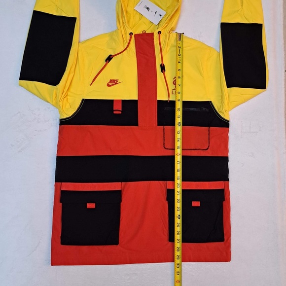 Men's MEDIUM Nike X Liverpool Hype Hike Lifestyle Jacket - Picture 9 of 10